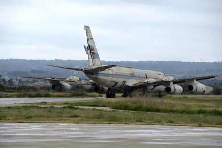 El Convair Coronado EC-BZO abandonado en Palma desde hace casi 30 años y la mayor parte de ese tiempo a la intemperie.