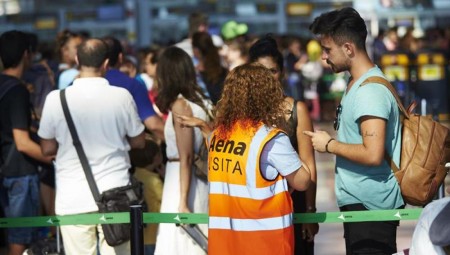 Se calcula que más de 1.000 pasajeros han perdido su vuelo en Barcelona por las colas en los filtros de seguridad