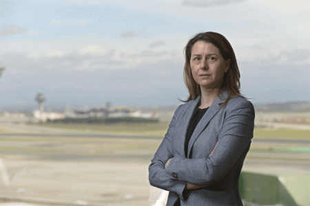 Elena Mayoral, directora del aeropuerto de Barajas