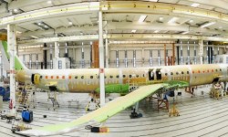 Embraer E2 Celula fatiga La célula de ensayos de fatiga del Embraer E2 en la bancada de pruebas.