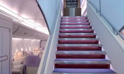 Escalera frontal A380