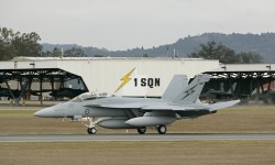 20100705raaf8494074_0008.JPG La Fuerza Aérea de Australia recibió nuevos F/A-18 Super Hornet en 2010.