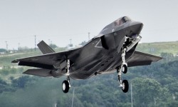 BH-1 first flight Despegue del primer F-35B destinado a Reino Unido.
