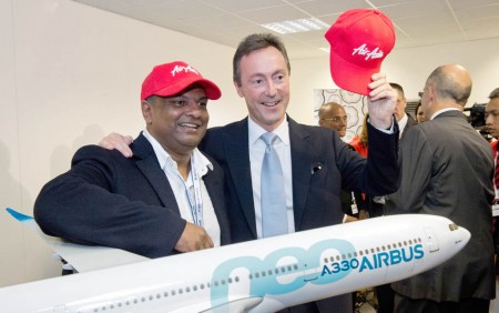 Tony Fernandes de AirAsia y Fabrice Brégier de Airbus en Farnborough.