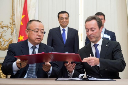 Firma del acuerdo entre China Aviation Supplies Holding Company Airbus en junio de 2015.