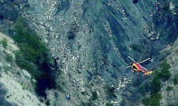 Germanwings_accidente Los helicópteros franceses sobre los restos del A320 de Germanwings