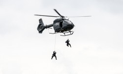 H145M Alemania Pruebas del sistema de rappel desde el nuevo H145M del Ejército alemán.