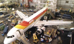 IBEMANTENIMIENTO 2709 empleadoas de tierra de Iberia, entre handling, mantenimieto y oficinas serán despedidos además de 313 pilotos y 785 TCP según las cifras dada por la dirección de Iberia a los sindicatos.