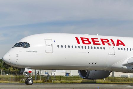 El Airbus A350 EC-NLP #Gracias Héroes, es uno de los aviones que Iberia no ha recepcionado todavía.