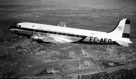 Iberia fue la primera aerolínea europea que comenzó a volar de Europa a América Latina tras la Segunda Guerra Mundial.