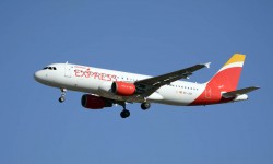 Iberia_Express_01 Iberia Express fue la tercera compañía del aeropuerto de Madrid por número de pasajeros transportados en verano.