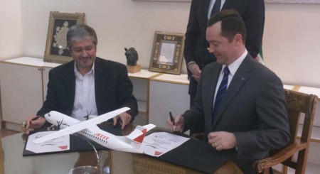 Firma en Teheran del contrato entre Iran Air y ATR.