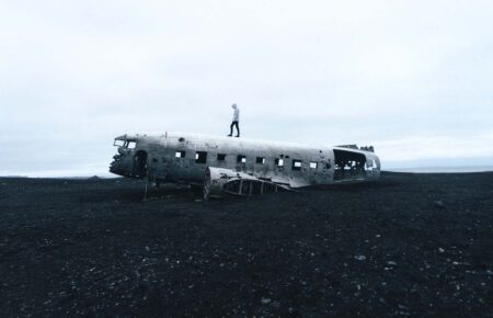 Otro atractivo turístico en Islandia es este R4D-8 de la Marina de EE.UU. accidentado el 21 de noviembre de 1973 en Sólheimasandur, y abandonado allí mismo.