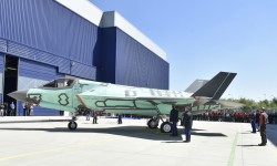 Lockheed Martin F-35B Italia El primer Lockheed Martin F-35B producido en Italia durante la ceremonia de rolllout en Cameri.