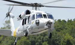 Lockheed Martin - INFIRNO La torreta Infirno instalada en el morro de un Black Hawk para los ensayos en vuelo.