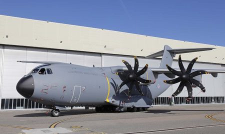Matriculado CT-01, el Airbus A400M de las Fuerzas Armadas de Luxemburgo será operado por tripulaciones mixtas de belgas y luxemburgueses.