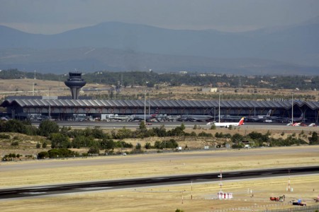 Los aeropuertos dee Aena acumulan ya dos años de crecimiento mes a mes en sus pasajeros.