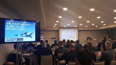 Profesionales del transporte aéreo militar y del repostaje aéreo se reunieron en Madrid.