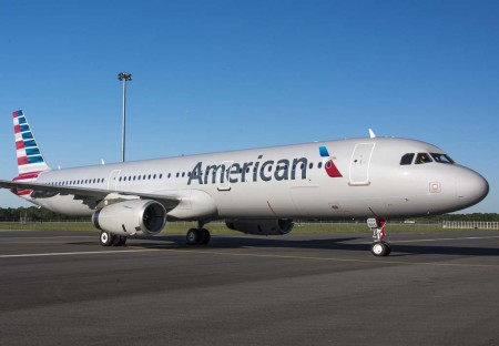 El Airbus A321 msn6621, futruro N162AA de American Airlines tras su salida del hangar de pintura en Mobile.