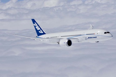 El quinto Boeing 787 es uno de los dos aviones de desarrollo que Boeing quería modificar para su venta. De los seis ejemplares, tres han sido donados a museos, y otro modificado y vendido al Gobierno de México.