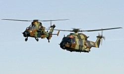 NH90_Tigre_FAMET El primer NH90 de FAMET y uno de los primeros Tigre HAD en vuelo en formación.