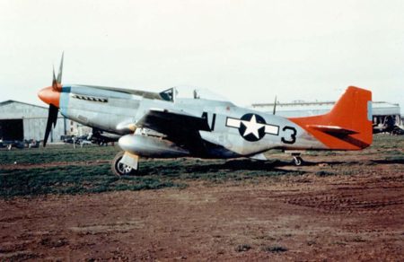 North American P-51 del 99 Escuadrón de Persecución, unidad a la que fueron destinados los primeros pilotos afroamericanos de la USAF.