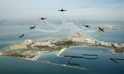 Patrulla-Aguila_piruetas-(1 La Patrulla Águila desplegará sus habilidades sobre el cielo de Mataró, en la Festa del Cel 2015