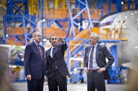 Obama en la cadena de motaje del Boeing 787 Dreamliner.