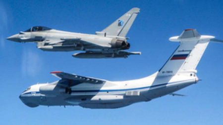 La RAF ha realizado en dos meses 14 salidas para identificar y escoltar aviones rusos cerca del espacio aéreo de las tres repúblicas bálticas.