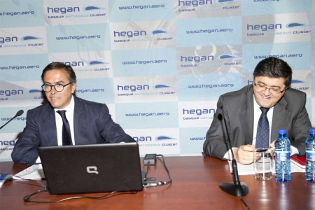Ignacio Mataix, presidente del clúster aeronáutico del País Vasco, Hegan, y José Juez, director general han anunciado hoy los resultados de la industria aeronáutica vasca en 2013.