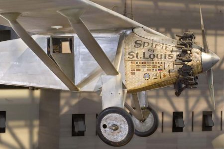 Frontal del Ryan NYC de Lindbergh, expuesto en el Museo del Aire y del Espacio de Washington.