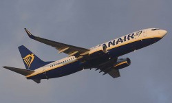 Ryanair Boeing 737-800 Ryanair sigue creciendo en número de pasajeros transportados "pese" a las huelgas de controladores.