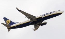 Boeing 737-800 de Ryanair El Consejo de Administración de Ryanair ha aprobado el inicio de vuelos a Estados Unidos en un plazo de cinco años.