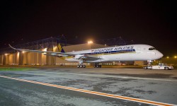 Singapore A350 El primero de los nuevos Airbus A350-900 de Singapore Airlines recién salido del hangar de pintura en Toulouse.