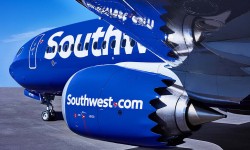 Southwest B-737 MAX8 Southwest ha tardado en poner en servicio sus B-737 MAX debido a que sus pilotos de B-737 no podían tener más versiones del mismo en sus licencias.