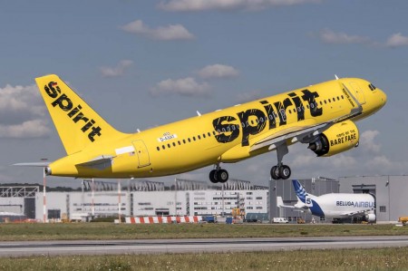 Despegue del primer Airbus A320neo de Spirit en uno de sus vuelos de prueba previos a su entrega.