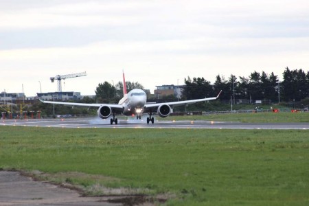 El Bombardier CS100 HB-JBA de Swiss ha sido el primer avión del modelo en realizar un vuelo comercial al aeropuerto London City.