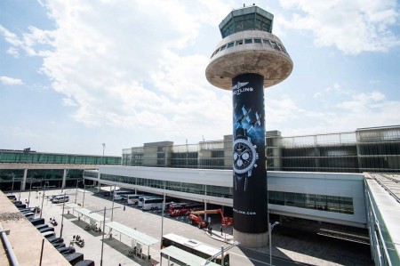 La imagen del Breitling Navitimer ocupará durante un año la torre de control del aeropuerto de Barcelona El Prat