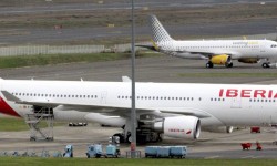 Centro de entregas de Airbus en Toulouse Los futuros A330 EC-LZJ Miami de Iberia y EC-LZF de Vueling. (foto Gorkano.FR)