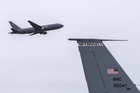 El nuevo cisterna de la USAF deberá terminar de sustituir a los KC-135 y complemeentar a los KC-36A.