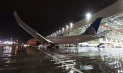 United 789_noche United recibe su primer Boeing 787-9 con el que realizará el vuelo regular más largo del Dreamliner