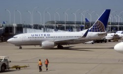 United Boeing 737-700