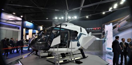 El VRT500 ha hecho su debut internacional en el salón de Dubai de 2019.