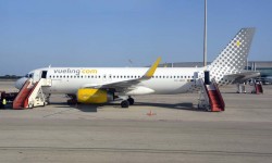 Vueling A320 EC-MKN