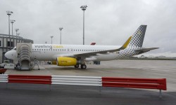 Vueling EC-MOG Airbus A320 Toulouse