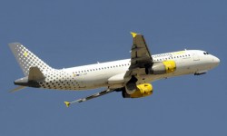 Vueling_IAE_V2500 Las aerolíneas del Grupo IAG transportaron un 15 por ciento más de pasajeros en 2014