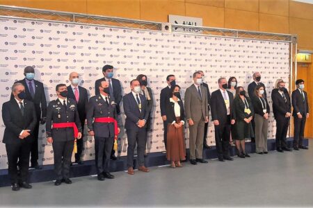 Felipe VI con las personalidades que han acudido a la inauguración del World ATM Congress 2021.