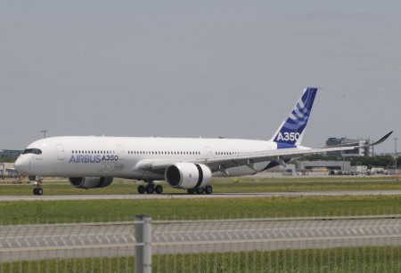 Aterrizaje del A350 F-WXWB.