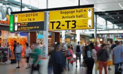 airport-384562_960_720