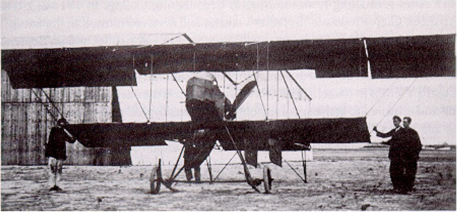 El “Cangrejo”, uno de sus primeros aviones.